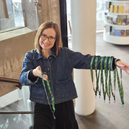 Biblioteket udleverer solsikkesnoren.